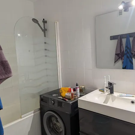 Bed & Breakfast Une Chambre A Louer Dans Un Bel Appartement *